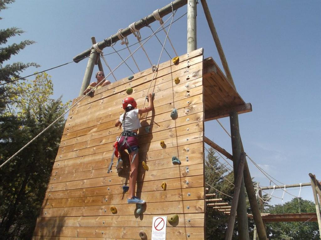 Camping La Sierrecilla Humilladero Exterior photo